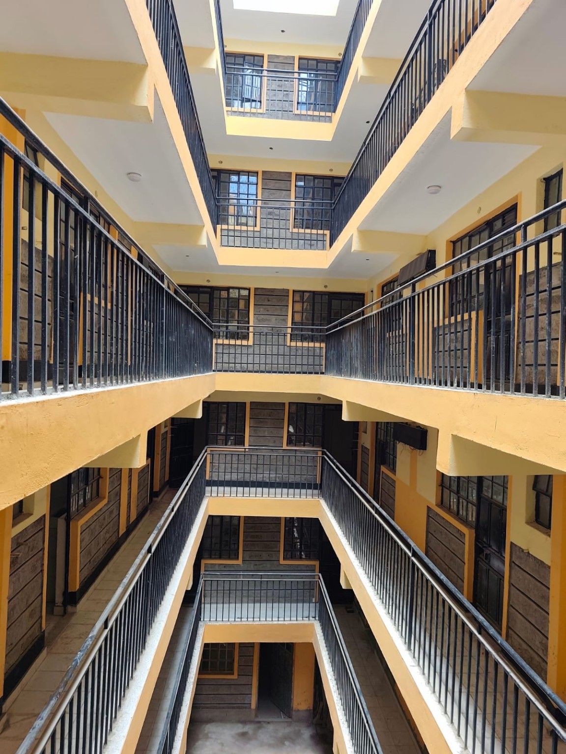 6-storey block of apartments and shops for sale in Kitengela, Kajiado, photo 1